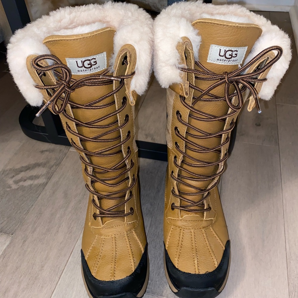 Ugg Adirondack Tall boot - 6.5 womens - Picture 4 of 4